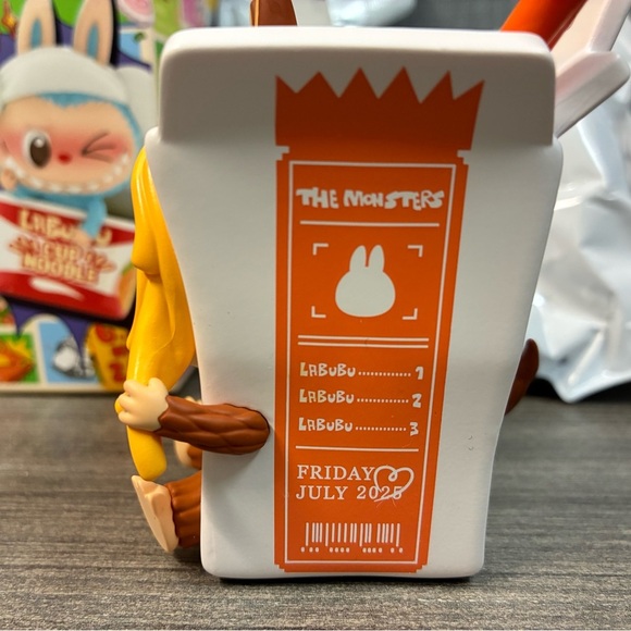 Pop Mart Wacky Mart The Monsters Labubu Confirmed Blind Bon- Chow Mein - Picture 4 of 11